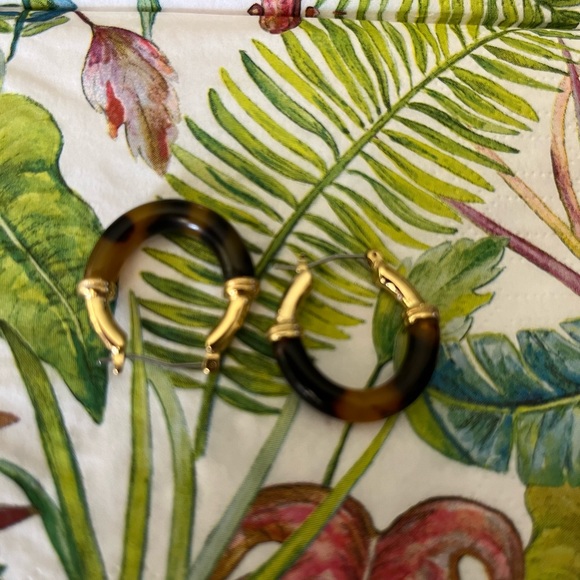 Talbots Tortoiseshell Hoop Earrings - Picture 2 of 4